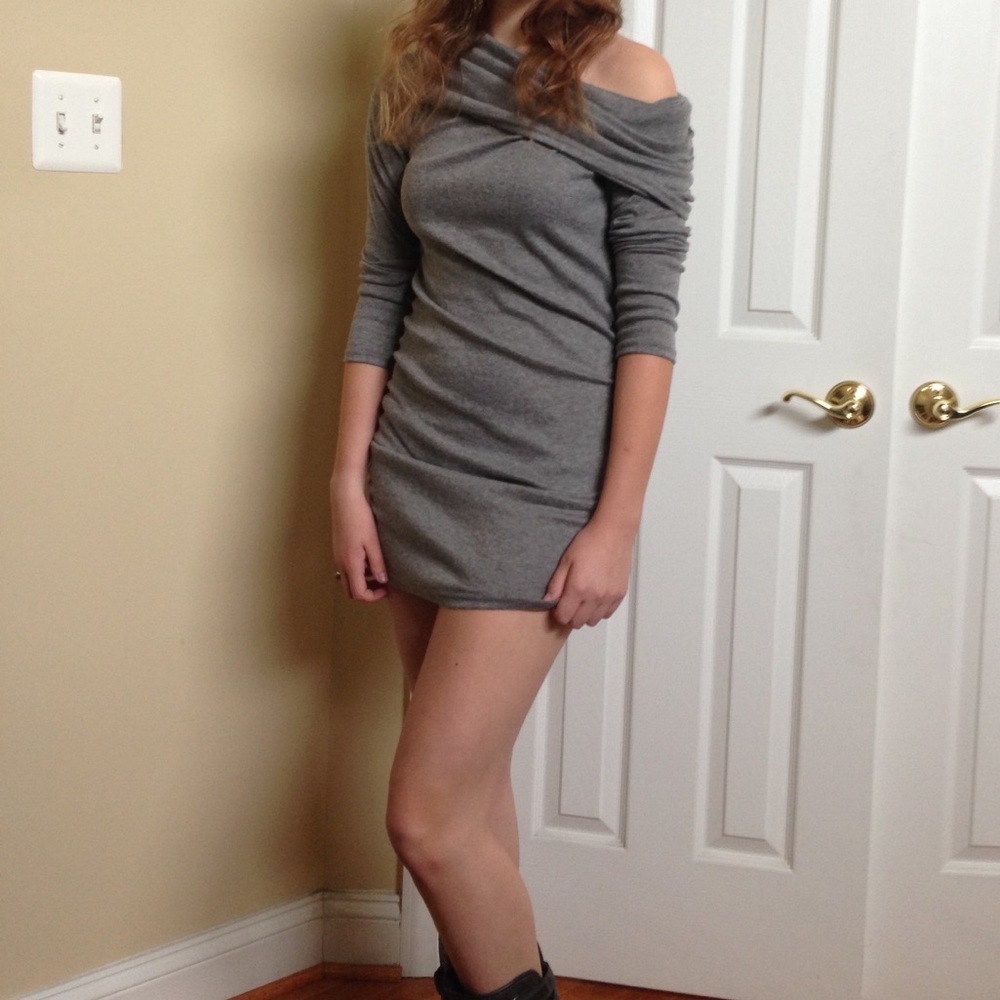 Grey Form Fitting Boatneck Dress Pullover Slim